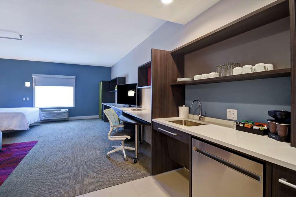 Home2 Suites By Hilton Wichita Northeast Room photo